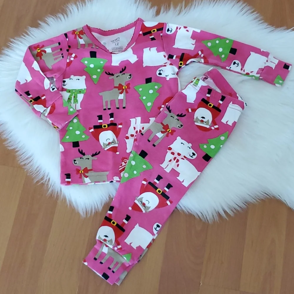 Carters 2 piece Christmas Santa pajamas 12 months